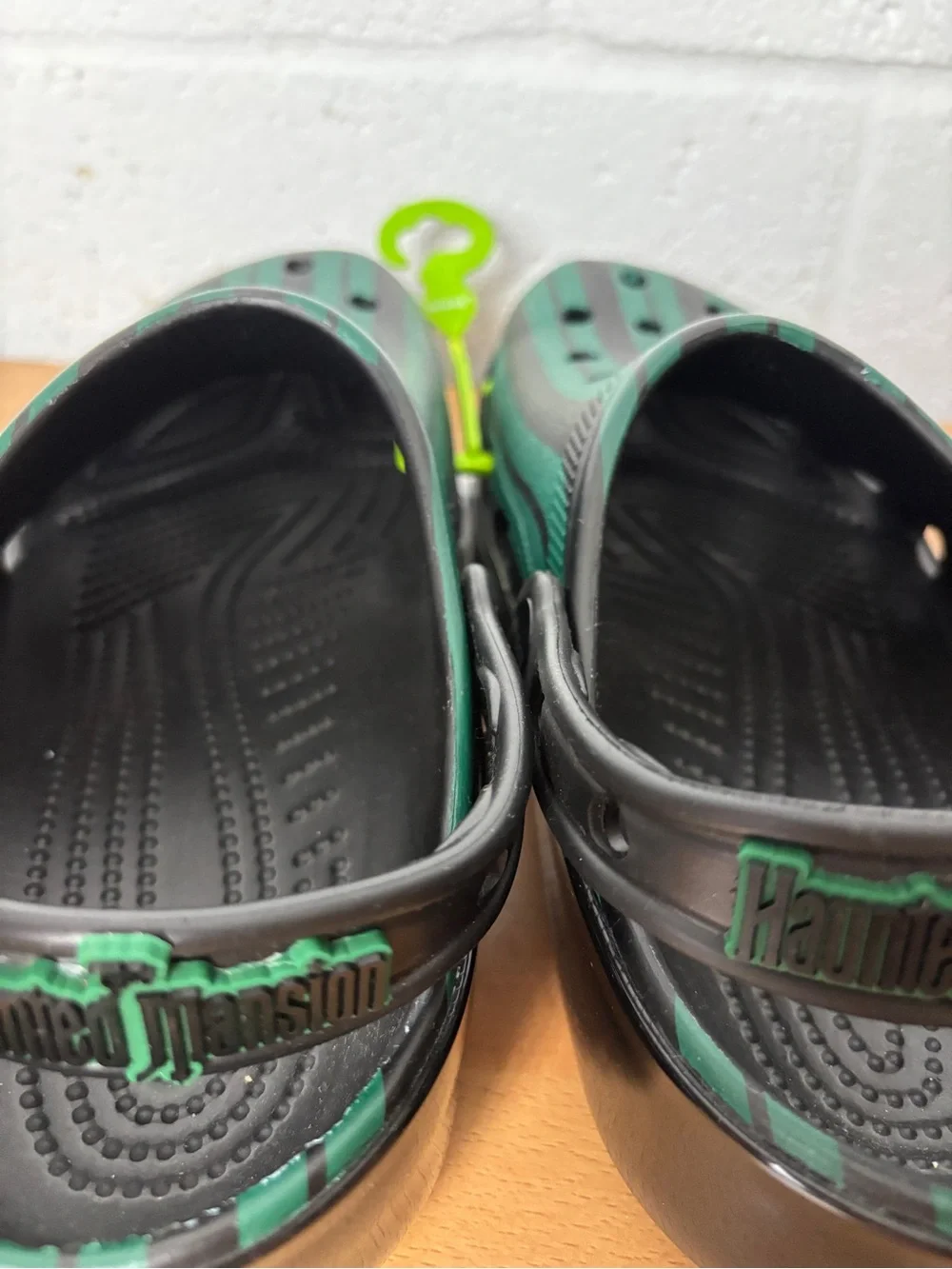 CROCS fun striped